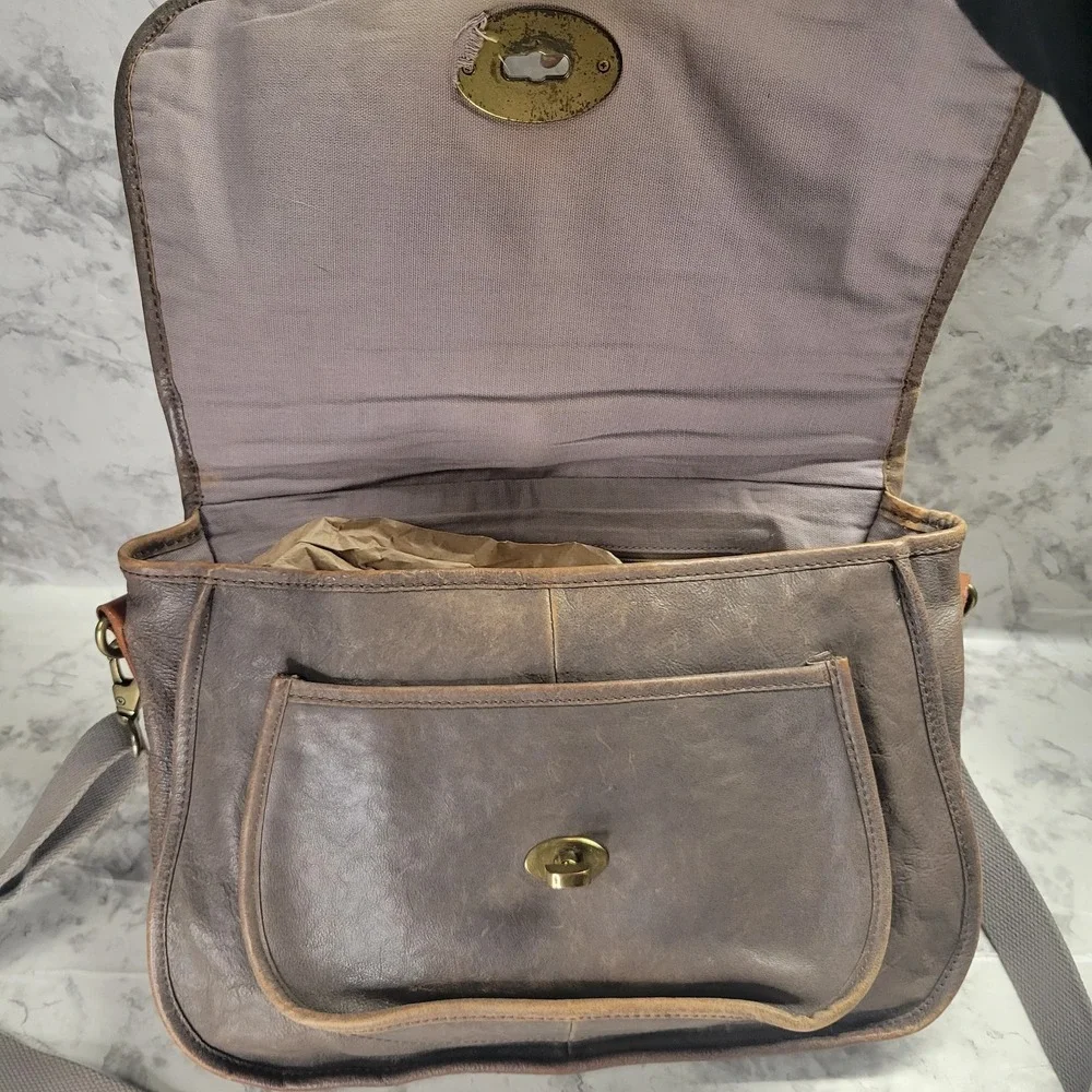 Fossil Brown Distressed Leather Messenger Bag Crossbody Satchel Turnlock Vintage
